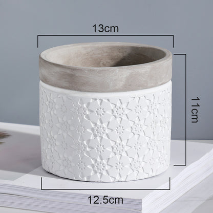 Цементная ваза с креативным резным узором