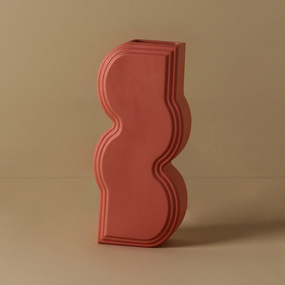 Керамическая ваза с геометрическим дизайном