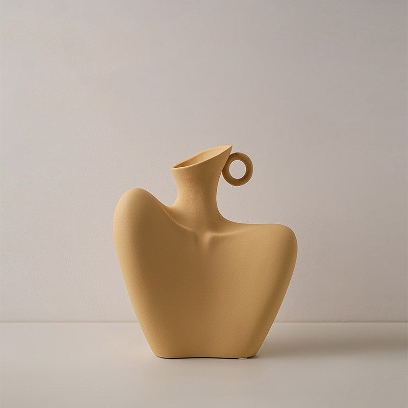 Керамическая человеческая ваза