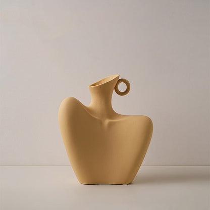 Керамическая человеческая ваза