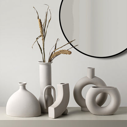 Керамические вазы для украшения дома