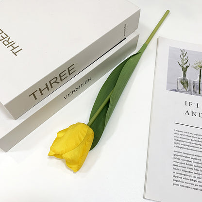 Цветок-имитация тюльпана с реалистичным ощущением одной ветки
